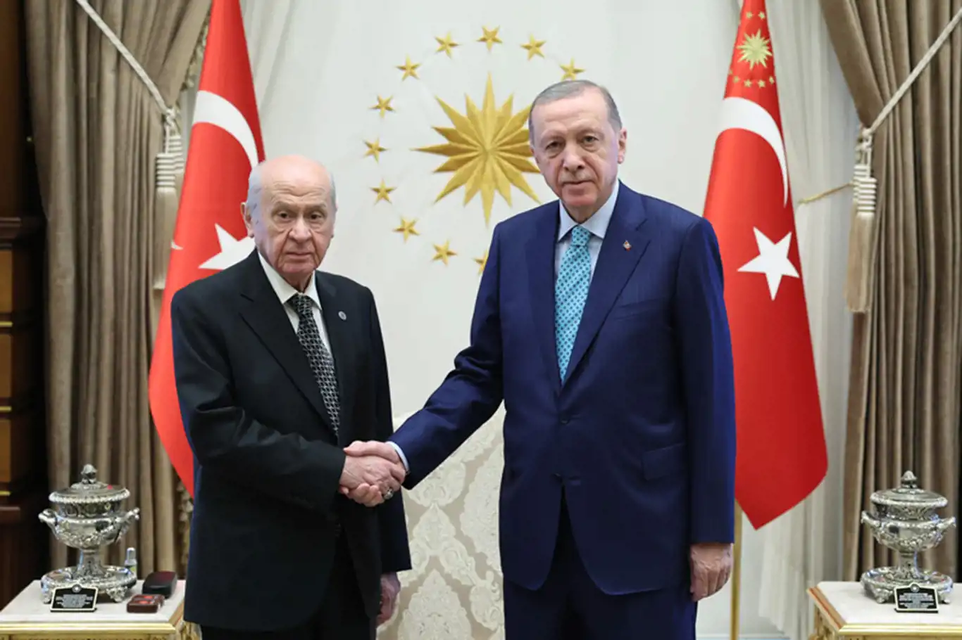 Cumhurbaşkanı Erdoğan, MHP Genel Başkanı Bahçeli’yi kabul etti    