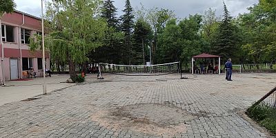 Çüngüş Belediyesi’nden Siteler İlköğretim Okulu’na Konforlu ve Güvenli Bahçe Düzenlemesi