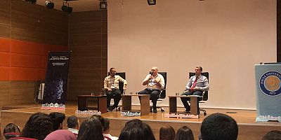   D.Ü YABANCI DİL ÖĞRETİMİNİN GELECEĞİ TARTIŞILDI