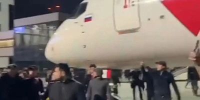 Dağıstanlılar, işgal rejiminden gelenlerin bulunduğu havaalanını bastı