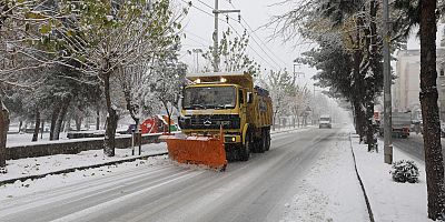 DBB’den uyarı: Kış lastiği takmayan araçlar trafiğe çıkmasın