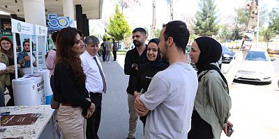 DBB ‘Kampüste Çözüm’ standıyla öğrencileri dinliyor