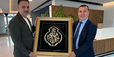 Demirci'den Akboz Ailesine Dualı Çerceve Hediye Edildi