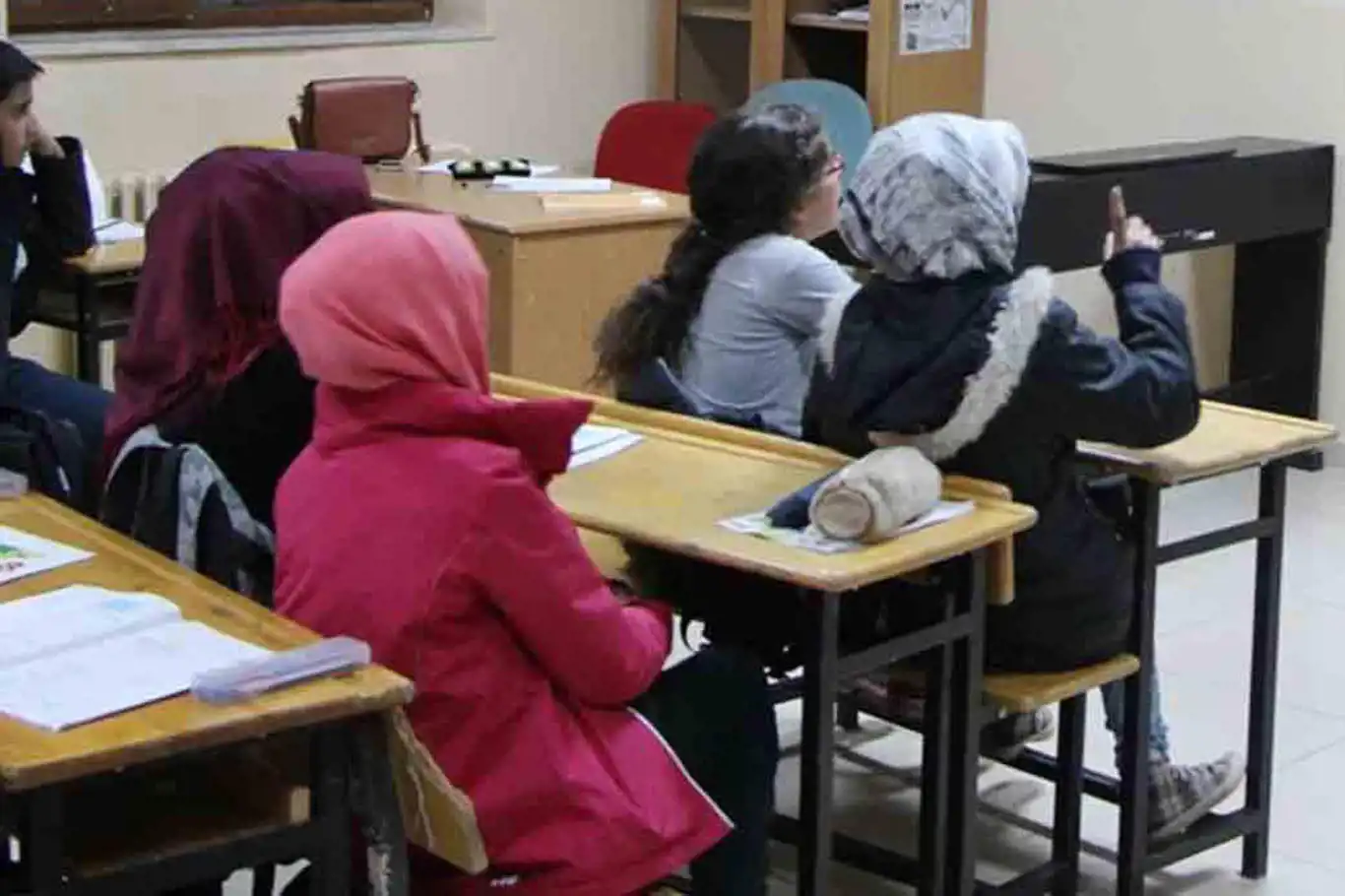 Depremin sarstığı Bolu'da okullar tatil edildi