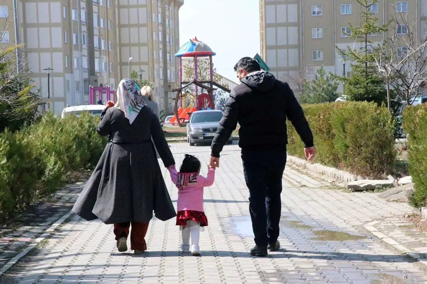 Depremzede çocuklar için 323 bin 675 koruyucu aile başvurusu yapıldı