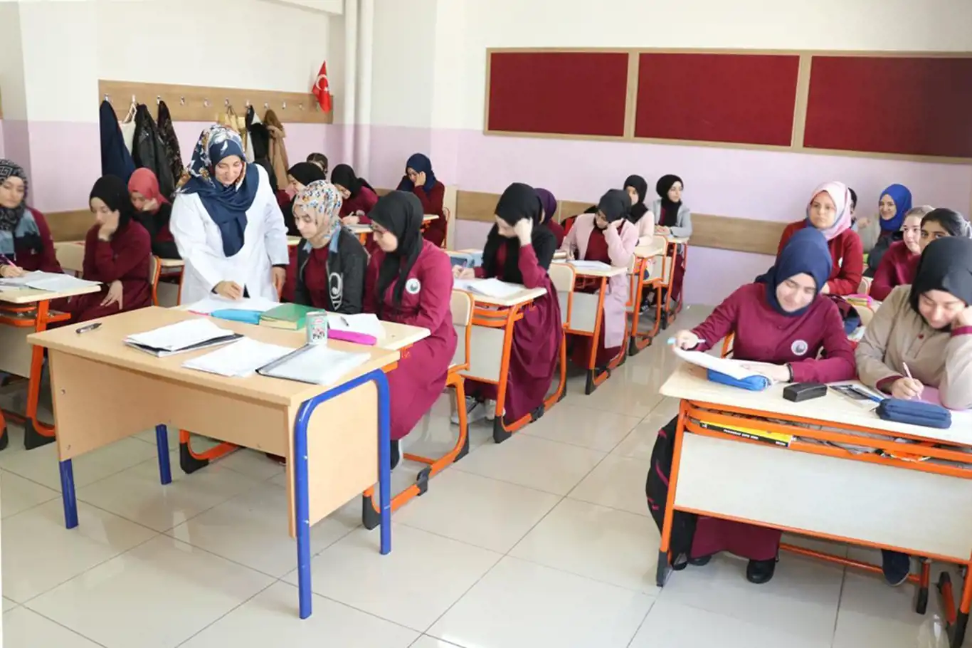 Depremzede özel okul öğrencisine destek kılavuzu yayımlandı