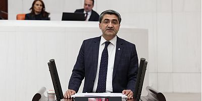 DEVA Partili Ekmen, Millî Eğitim Bakanı Yusuf Tekin’e sordu: “2025 yılı öğretmen atamalarında yalnızca 6 Kürtçe öğretmen kadrosunun açılmasının gerekçesi nedir?” 