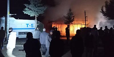 Dicle'de çıkan yangında bir işyeri küle döndü