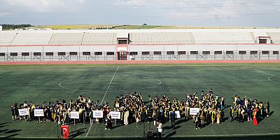 Dicle Üniversitesi Edebiyat Fakültesi’nin 2022-2023 mezuniyet töreni yapıldı.
