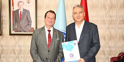 Dicle Üniversitesi'nde 4/D Daimi İşçilerinden Öz Büro-İş Sendikası'na Güven Tazeleyen Yetki