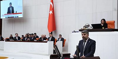 Dinç: Türkiye’de genç olmak, okurken burs ve barınma sorunlarıyla mücadele etmek demektir