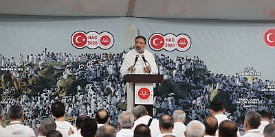 Diyanet İşleri Başkanı Arpaguş Arafat'ta vakfe duası yaptı