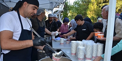 Diyarbakır Büyükşehir Belediyesi'nden 3 Noktada Aşure İkramı