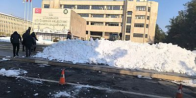 Diyarbakır Büyükşehir Belediyesi Yedinci Günde Bile Temizlenmedi