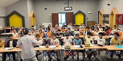 Diyarbakır’da 8 bin bilgievi ve akademi lise öğrencisi için ders zili çaldı