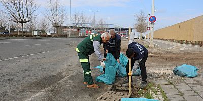 Diyarbakır’da Aşırı Yağışlara Karşı Mazgallar Temizleniyor