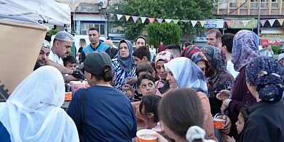 Diyarbakır'da Aşure Sofrası Binleri Buluşturdu