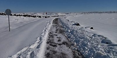 Diyarbakır'da belediyenin açmadığı yolu mahalleli kendi imkanlarıyla açtı