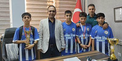 Diyarbakır’da Bir Okuldan Çifte Gurur: Badmintonda İki Derece, Şiirde İl Birinciliği
