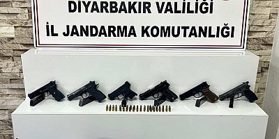 Diyarbakır'da çok sayıda silah ve mühimmat ele geçirildi