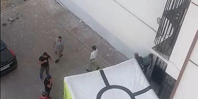 Diyarbakır'da Dramatik Kurtarma: Akli dengesi yerinde olmayan adamı itfaiye ekipleri son anda kurtardı