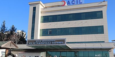 DİYARBAKIR’DA HEKİME BIÇAKLI SALDIRI: DİCLE ÜNİVERSİTESİ HASTANESİ ACİL SERVİSİNDE YAŞANAN OLAYDA ŞÜPHELİ TUTUKLANDI