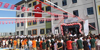 Diyarbakır'da hizmete açılan okulda 