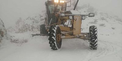 Diyarbakır’da İlçelerde kar nedeniyle kapanan yollar açıldı