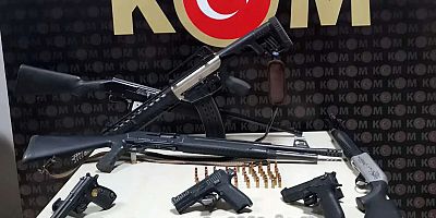 Diyarbakır’da kaçakçılık operasyonlarında çok sayıda silah ele geçirildi