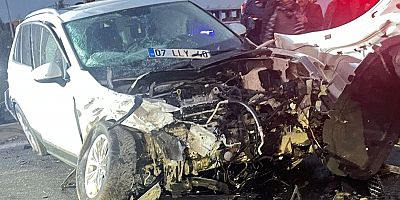 Diyarbakır'da kamyon ile otomobil çarpıştı: 2 yaralı