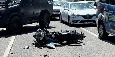 Diyarbakır'da kamyonet ile motosiklet çarpıştı: Bir ölü, bir ağır yaralı