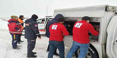 Diyarbakır'da karda mahsur kalanlara kumanya yardımı ulaştırıldı