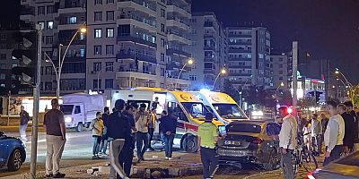 Diyarbakır’da kontrolden çıkan otomobil kaza yaptı: 2 yaralı