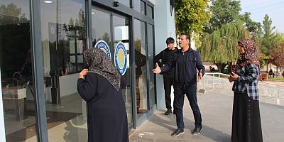 Diyarbakır'da KPSS'ye geç kalan adaylar kapıdan döndü