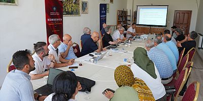 Diyarbakır’da Kürtçe Belediyecilik Terimleri Masaya Yatırıldı