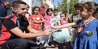 Diyarbakır'da miniklere itfaiye eğitimi
