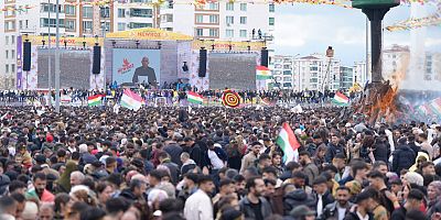 Diyarbakır’da Newroz Kutlamalarında Siyasi Mesajlar Öne Çıktı