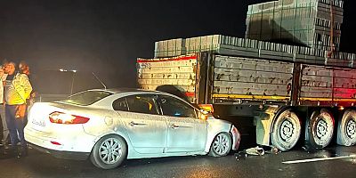 Diyarbakır’da otomobil tıra arkadan çarptı: 2 yaralı