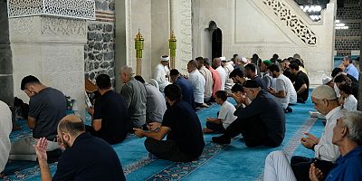 Diyarbakır’da Sabah Namazı Buluşması: Ulu Camii’de Manevi Atmosfer