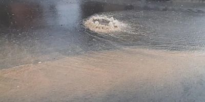 Diyarbakır'da sağanak; dere taştı, yollar su altında kaldı