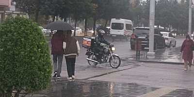 Diyarbakır’da Sağanak Etkili Oldu: Moto Kuryelere Kritik Uyarı