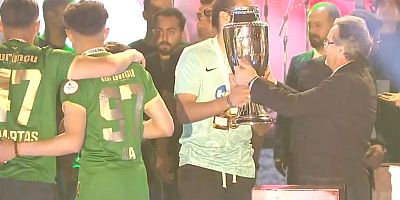Diyarbakır’da Tarihi Gecede : Amedspor Süper Lig Kupasını Coşkuyla Kaldırdı