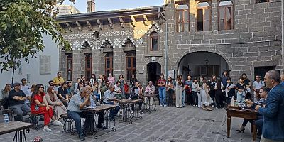 Diyarbakır'da Tarihi Mekanda Edebi Söyleşi 