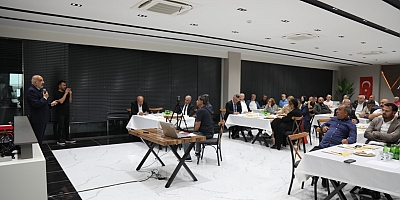 Diyarbakır’da tekstil sektörünün geleceği masaya yatırıldı