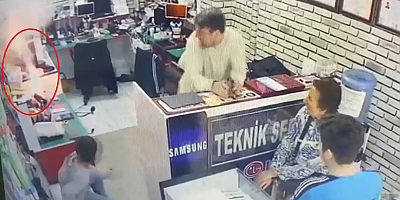 Diyarbakır'da Telefon tamirhanesinde bataryanın patlama anı kameralara yansıdı