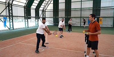 DİYARBAKIR'DA TENİSE İLGİ ARTIYOR: 6 AYDA 540 KİŞİ ÜCRETSİZ KURSLARDAN YARARLANDI