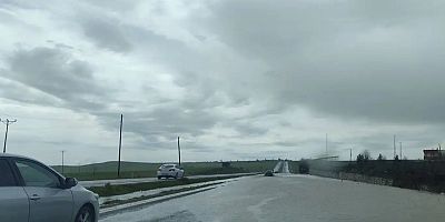 Diyarbakır’da yağış etkili oldu, cadde ve sokaklar sular altında kaldı