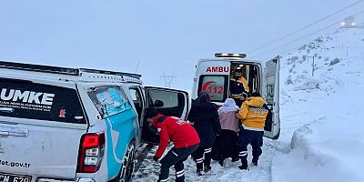 Diyarbakır’da yoğun kar yağışı sırasında acil hastalara müdahale edildi