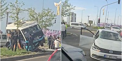 Diyarbakır'da yolcu minibüsü ile otomobil çarpıştı: 5 yaralı