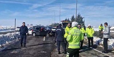 Diyarbakır-Elâzığ kara yolunda Gizli buzlanma kazaya neden oldu: 12 yaralı